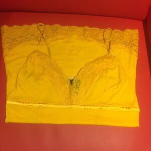 Yellow tank top white lace